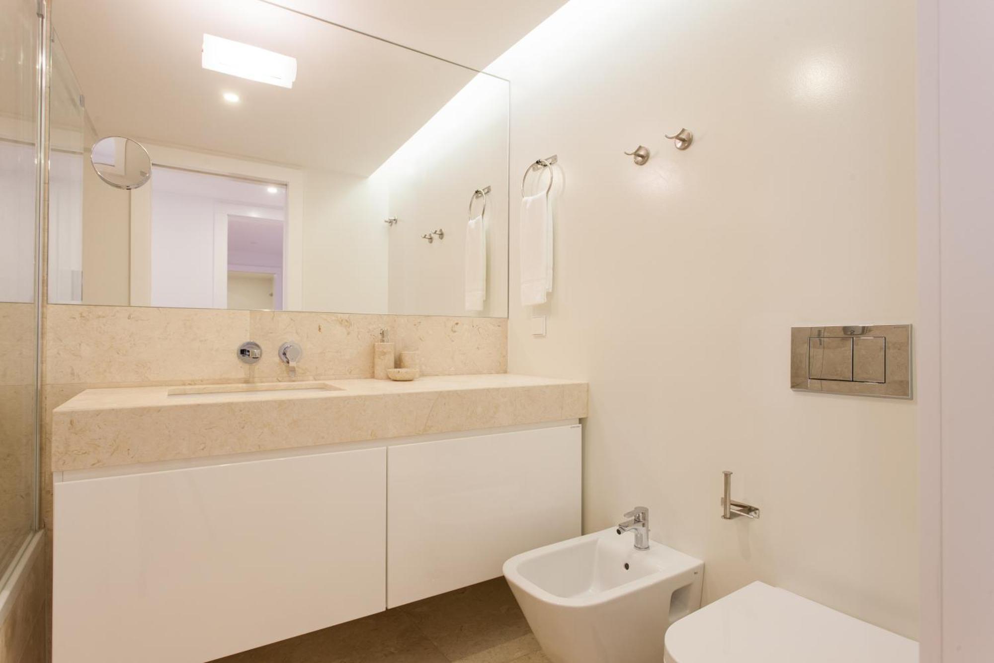 Mouraria Blue Three-Bedroom Apartment W/ Parking - By Lu Holidays Lisboa Dış mekan fotoğraf