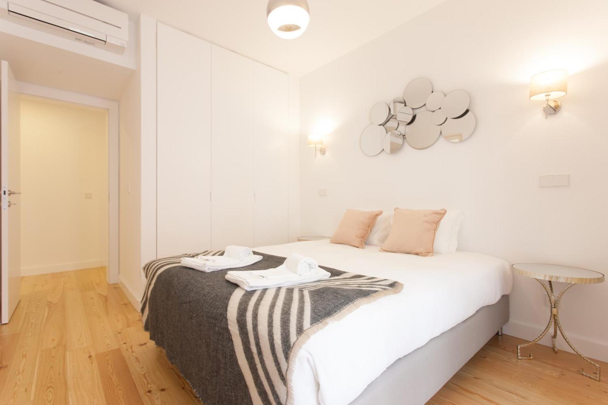 Mouraria Blue Three-Bedroom Apartment W/ Parking - By Lu Holidays Lisboa Dış mekan fotoğraf